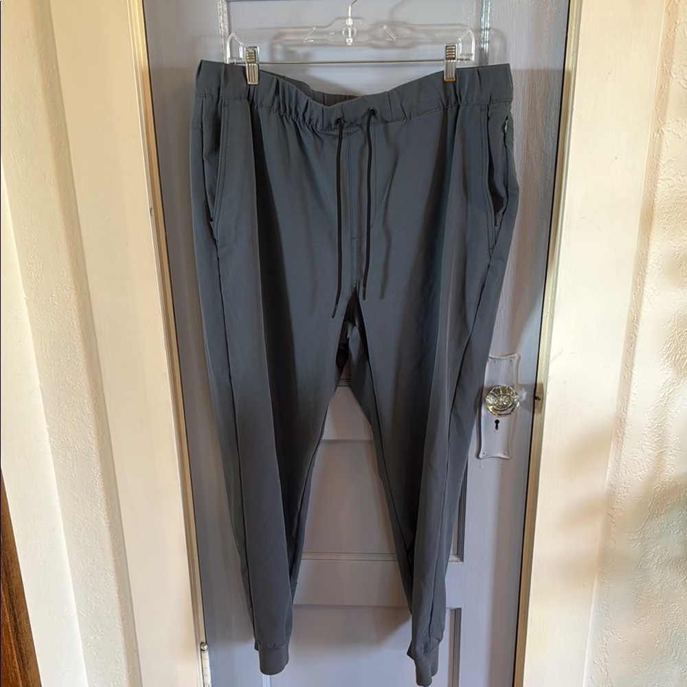 Gray Sweatpants with Elastic Waistband and Straight-Leg Fit